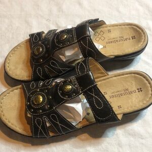 Women’s black Naturalizer woman’s N5 comfort spring Sandals